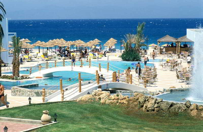 איקסיה Avra Beach Resort מראה חיצוני תמונה